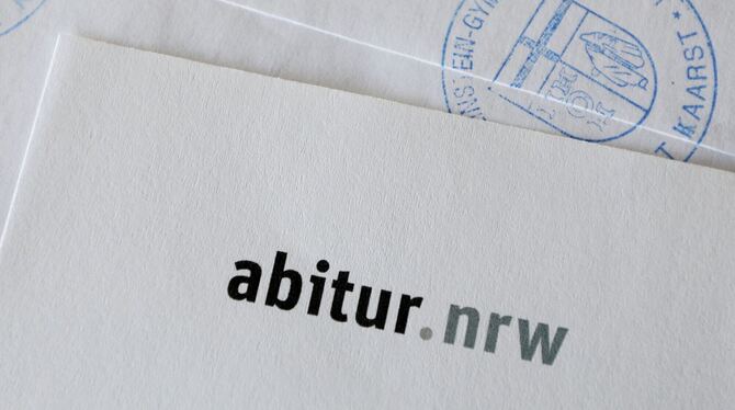 Abiturprüfungen in NRW Abiturprüfungen in NRW