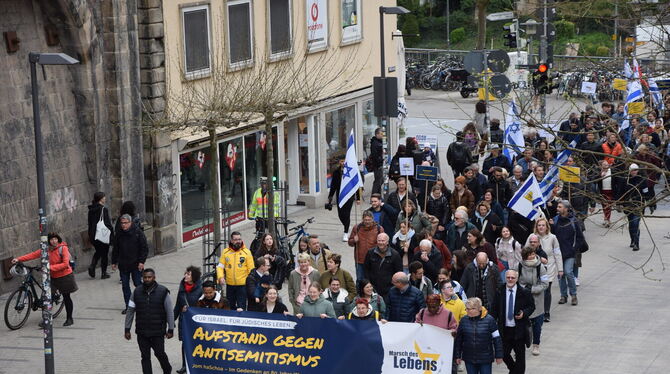 Beim »Marsch des Lebens« gegen Antisemitismus in Tübingen.  FOTO: STÖHR