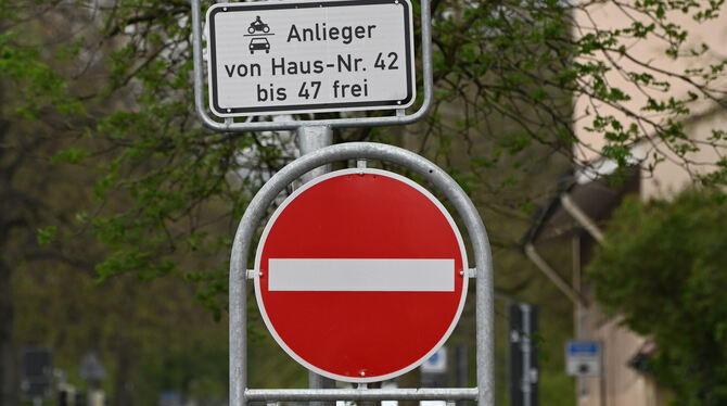 Das umstrittene Durchfahrtsverbot in der Fahrradstraße.