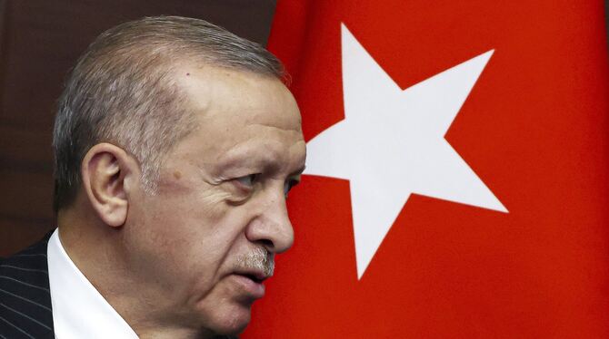 Wird Recep Tayyip Erdog˘an sein Amt abgeben, wenn er bei der kommenden Wahl verliert?  FOTO: PROKOFYEV/DPA