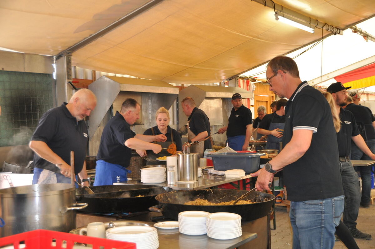 5 Bernloch Maifest ASchupfnudeln, Schlachtplatte, Schnitzel