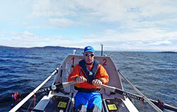 Für die große Überfahrt trainiert Martin Stengele auf dem Bodensee. FOTO: STENGELE