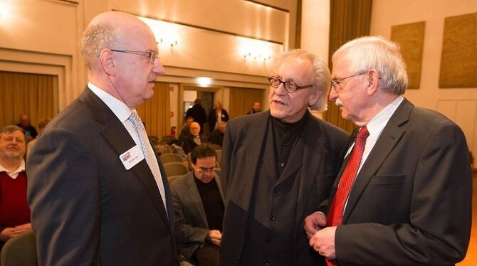 Wolfram Hirt, Sprecher des AfD-Kreisverbands Reutlingen, Martin E. Renner, AfD-Gründungsmitglied, und Jürgen Weber, stellvertret Wolfram Hirt, Sprecher des AfD-Kreisverbands Reutlingen, Martin E. Renner, AfD-Gründungsmitglied, und Jürgen Weber, stellvertret