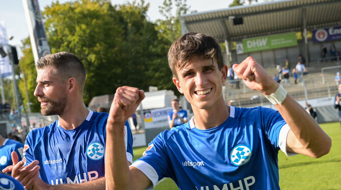 Jubel bei Konrad Riehle: Mit den Stuttgarter Kickers machte der Kusterdinger am Samstag den Aufstieg   perfekt.  FOTO: VEREIN