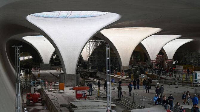 Streit um Mehrkosten für Stuttgart 21 Streit um Mehrkosten für Stuttgart 21
