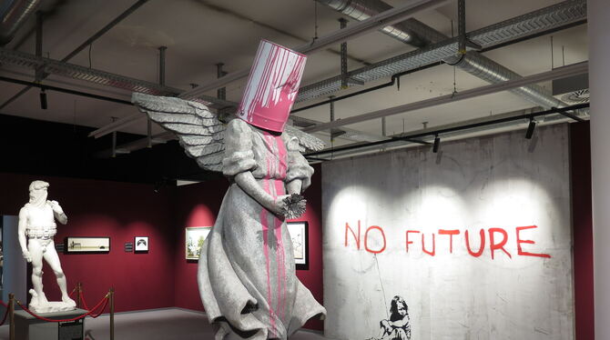 Blick in die bis Ende Juli laufende Ausstellung »The Mystery of Banksy« in den Stuttgarter Königsbau-Passagen.  FOTO: STRÖHLE