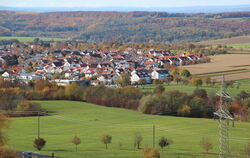 Flächen des Gebietes Engelhag (rechts) sollten gegen Flächen am Ortseingang Bronnweiter getauscht werden.  FOTO: FÖRDER