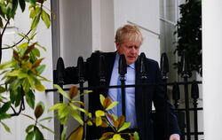 Macht Boris Johnson bald endgültig den Abgang?  FOTO: JONES/DPA 