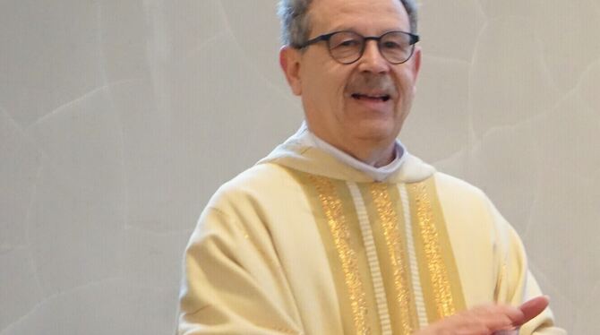Pfarrer Wolfgang Drescher ist vor 40 Jahren zum Priester geweiht worden. Das Jubi-läum feiert die Seelsorgeeinheit Gammertingen-