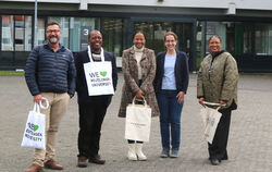 Claudia Frank aus dem Reutlingen International Office (Zweite von rechts) begrüßte die vier Teilnehmende der Nelson Mandela Univ