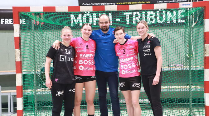 Ein Quintett sagt adieu: (von links) Rebecca Nilsson, die zu Metzingens Spielerin der Saison gekürt wurde, Katarina Pandza, Co-T