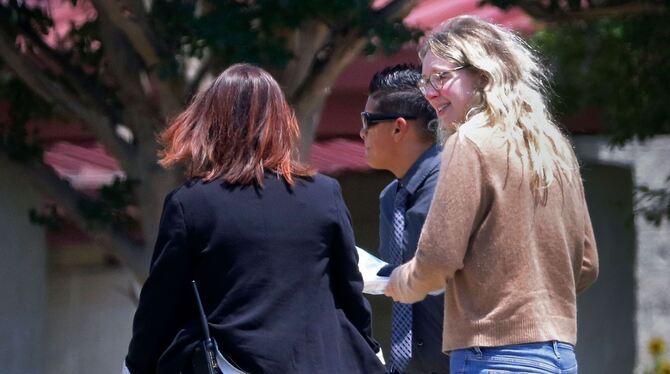 Elizabeth Holmes Elizabeth Holmes