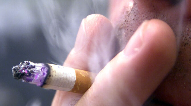 Genuss oder Sucht? Beim Tabak-Konsum stellt sich diese Frage nicht bloß am Weltnichtrauchertag.  FOTO: OSTROP/DPA