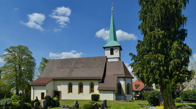 Beliebt, zentral mitten im Ort und gleich neben dem Friedhof: Die Martinskirche steht bei Trauerfeiern weiter überkonfessionell