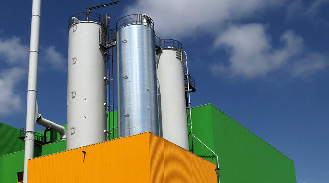 Die im Bau befindliche Klärschlammverbrennungsanlage in Stavenhagen in Mecklenburg-Vorpommern soll Wärmeenergie für das Fernwärm