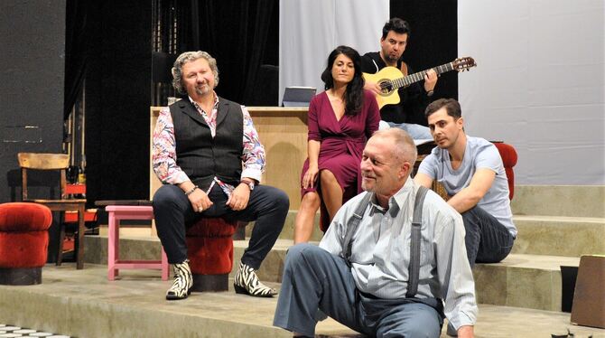 Bei einer Probe für die Produktion »Istanbul« im Stuttgarter Alten Schauspielhaus (von links): Aykut Kayacik, Selda Falke, Reinh