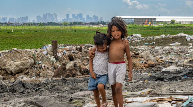 Müllsammeln gehört zum Alltag mancher Kinder auf den Philippinen.  FOTO: PRIVAT