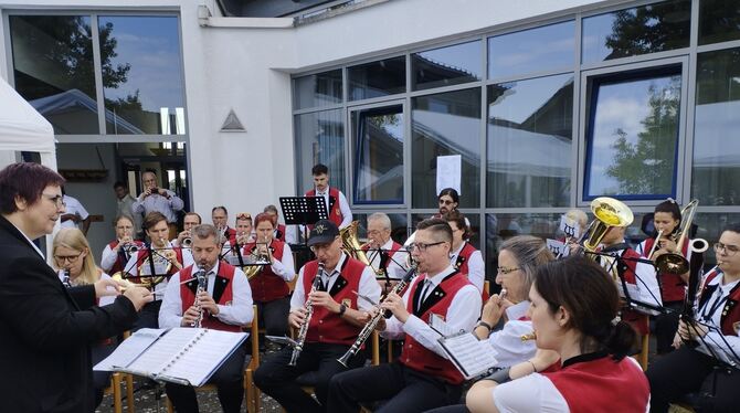 Musikverein Walddorfhäslach begleitete den Gottesdienst und die Prozession.