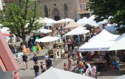Bei strahlendem Sommerwetter war einiges los auf dem Reutlinger Marktplatz.