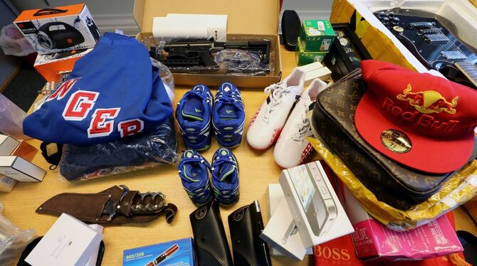 Gefälschte Markenwaren Gefälschte Markenwaren