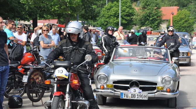 Am Sonntag geht es zur großen Rundfahrt.  FOTO: BIMEK