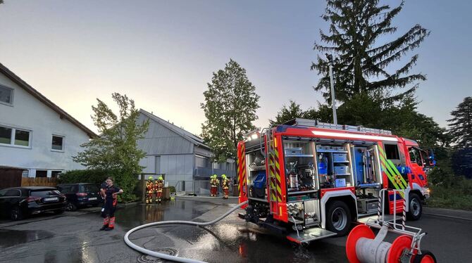 Bei diesem Brand in Metzingen erlitten zwei Menschen Rauchvergiftungen. Die Feuerwehr konnte das Feuer in einer Küche schnell lö
