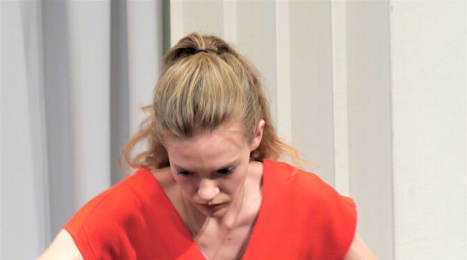 Konzentriert von der ersten bis zur letzten Sekunde: Adélaïde Ferrière wirkte wie »im Tunnel« beim Spiel an der Marimba. FOTO: Konzentriert von der ersten bis zur letzten Sekunde: Adélaïde Ferrière wirkte wie »im Tunnel« beim Spiel an der Marimba. FOTO: