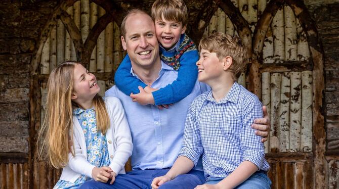 »Happy Father's Day« - Prinz William mit seinen Kindern
