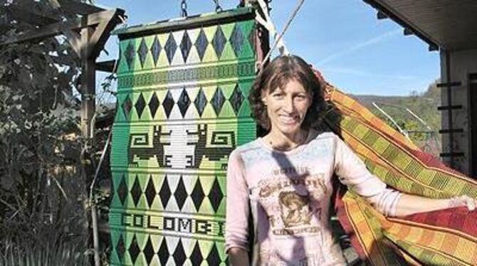 Am Sonntag berichtet sie in Bad Urach über ihre Arbeit in Südamerika: Die Dettingerin Sabina Brandenstein.
FOTO: SANDER Am Sonntag berichtet sie in Bad Urach über ihre Arbeit in Südamerika: Die Dettingerin Sabina Brandenstein.
FOTO: SANDER