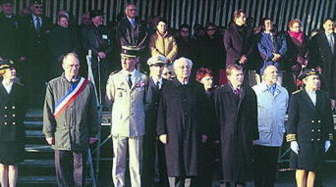 Zum Gedenken an den Tag des Waffenstillstandes von 1918 sind auch drei Münsinger, darunter Bürgermeister Mike Münzing, nach Frankreich gereist.
FOTO: PR Zum Gedenken an den Tag des Waffenstillstandes von 1918 sind auch drei Münsinger, darunter Bürgermeister Mike Münzing, nach Frankreich gereist.
FOTO: PR