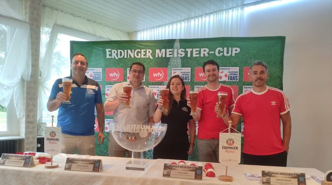 Auslosung der Final-Runde. Von links: Zizino Teixeira Rebelo, Patrick Hubertz, Louisa Mees, Matthias Rudolf und Jose Macias. FO Auslosung der Final-Runde. Von links: Zizino Teixeira Rebelo, Patrick Hubertz, Louisa Mees, Matthias Rudolf und Jose Macias. FO