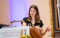 Klimaaktivistin Luisa Neubauer hält die Festrede zur 18. Tübinger Mediendozentur. FOTOS: SCHANZ