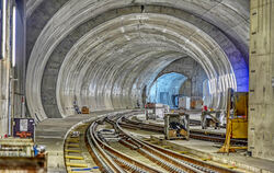 Der neue Hauptbahnhof wird durch mehrere lange Tunnel erreicht. Im Schadensfall muss die Feuerwehr einfahren.  FOTO: DB AG STUTT
