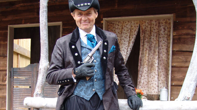 Wolfgang Bahro spielt bei den Karl-May-Spielen den Oberschurken Santer.  FOTO: PLESS
