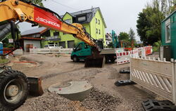 Rascher Fortschritt: Die Kanalarbeiten sind inzwischen bis zur Kreuzung Ermstal-/Tergernseestraße vorangeschritten. In Kürze wir