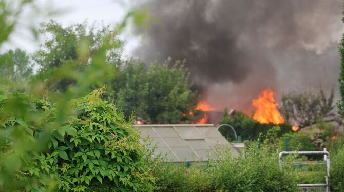 Acht Gartenhütten in Neu-Ulm abgebrannt