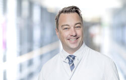 Dr. Tobias Dorn ist neuer Chefarzt im ebenfalls neu gegründeten Gelenkzentrum Schwäbische Alb.  FOTO: KREISKLINIKEN REUTLINGEN