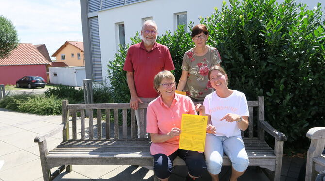 Thomas Leyener, Hilde Schwaiger (stehend), Brunhilde Leyener (links) und Monika Brenner haben das Ferienprogramm für Erwachsene