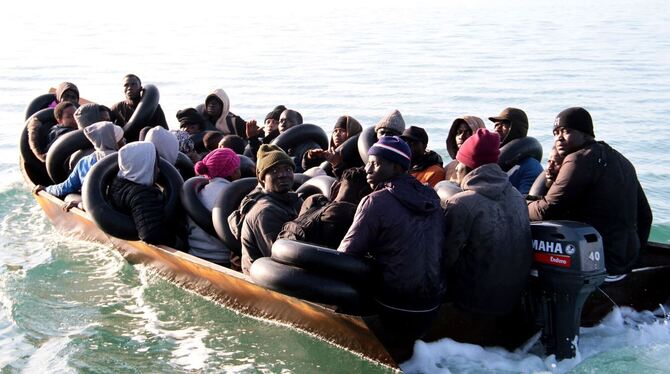Flüchtlinge in einem Blechboot