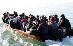 Flüchtlinge in einem Blechboot