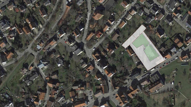 So könnte es einmal ausshen: Die markierte Fläche stellt das neue Pflegeheim an der Brühlstraße mit seinem großen Außenbereich d