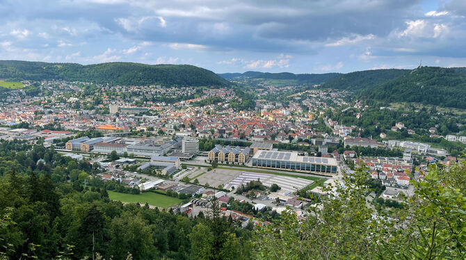 Der Stammsitz von Groz-Beckert (Bildmitte) in Albstadt-Ebingen.  FOTOS: GROZ-BECKERT