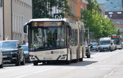 "Alles wird busser": Seit nahezu vier Jahren gibt es das neue Stadtbus-Konzept in Reutlingen, die Gartenstraße ist die zentrale 