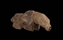 Im Hohle Fels gemachter "Fund des Jahres": Tierfigur als Bärendarstellung neu bewertet.