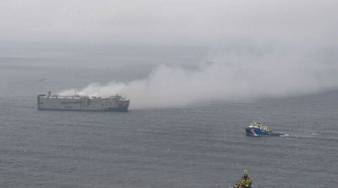 Feuer auf Frachter vor niederländischer Küste