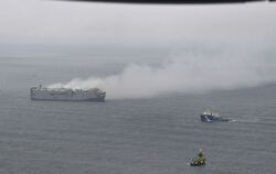 Feuer auf Frachter vor niederländischer Küste