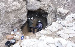 Eingang zu unerforschten altsteinzeitlichen Höhle entdeckt