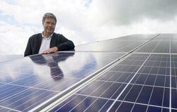 Bundeswirtschaftsminister Habeck besucht Solarpark