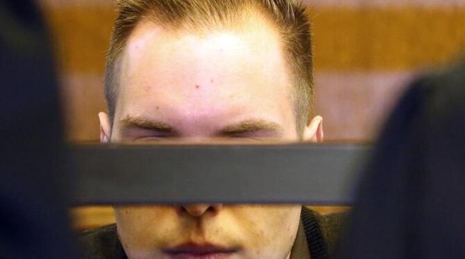 Der Angeklagte im Prozess um den Mord an einer Berliner Pferdewirtin sitzt im Gerichtssaal. Foto: Stephanie Pilick/Archiv