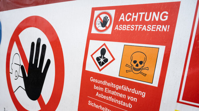 Asbest-Belastung in Wohnhäusern birgt große Gefahr.  FOTO: SAUER/DPA